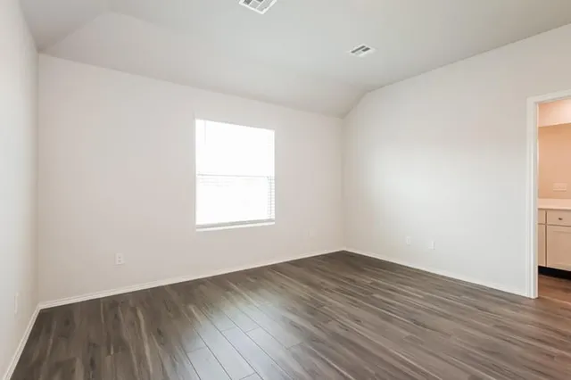 Photo 7 — 1911 Malus Way, El Reno, OK 73036