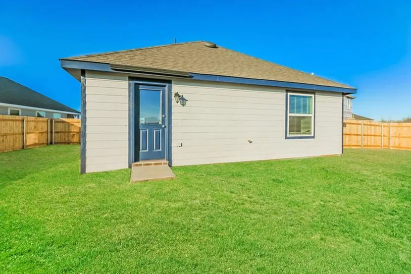 Photo 8 — 1911 Malus Way, El Reno, OK 73036