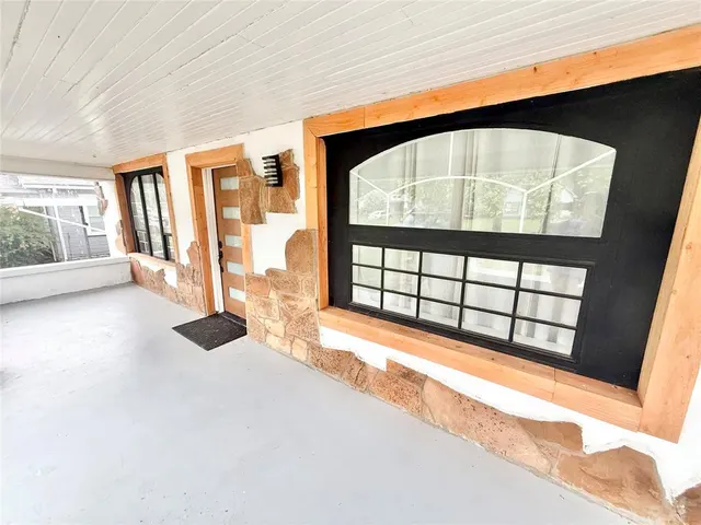 Photo 2 — 717 E Walnut Street, Altus, OK 73521