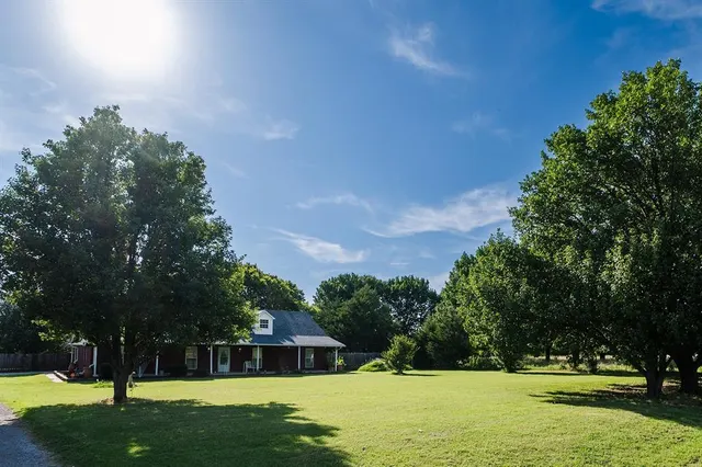 Photo 3 — 19586 N County Road 3240, Pauls Valley, OK 73075