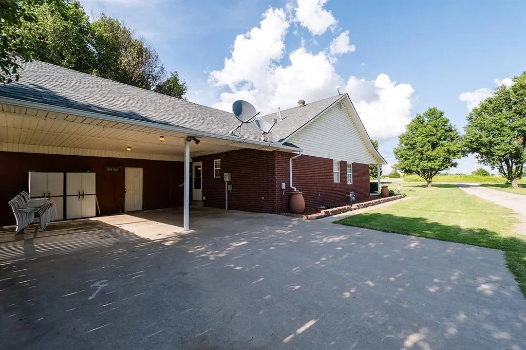 Photo 44 — 19586 N County Road 3240, Pauls Valley, OK 73075