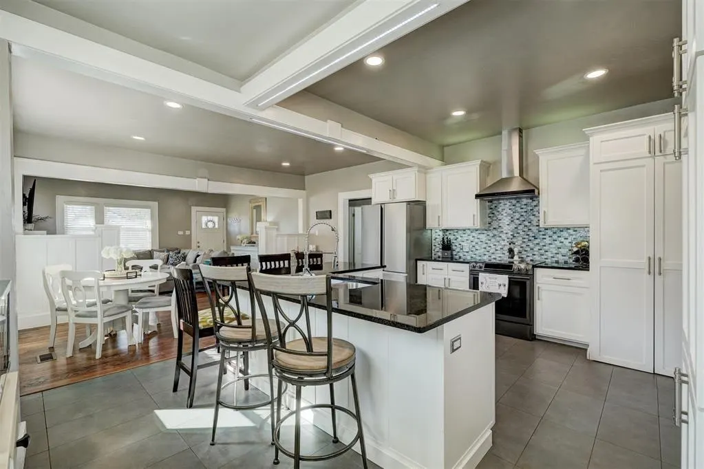 Photo 3 — 2233 W Eubanks Street, Oklahoma City, OK 73112