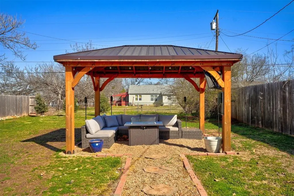 Photo 4 — 2233 W Eubanks Street, Oklahoma City, OK 73112
