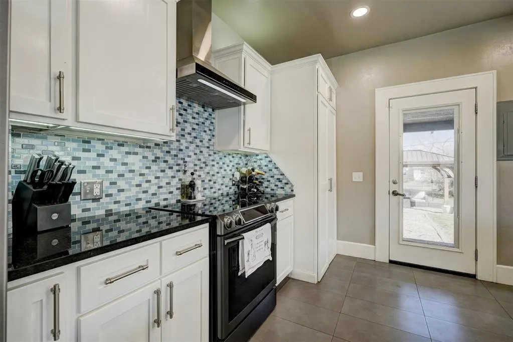 Photo 11 — 2233 W Eubanks Street, Oklahoma City, OK 73112