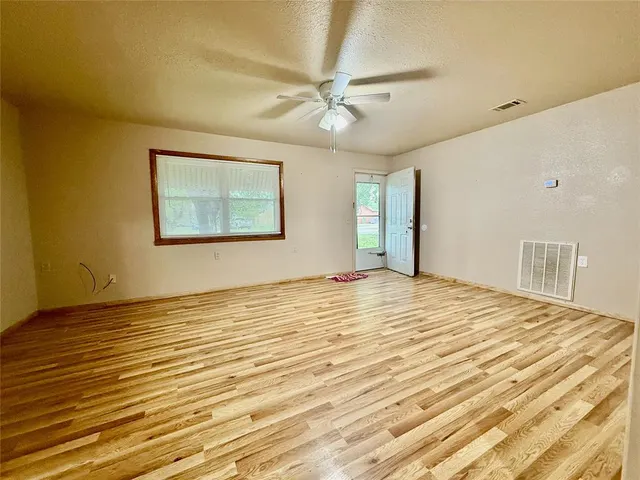Photo 2 — 308 S Magnolia Avenue, Erick, OK 73645
