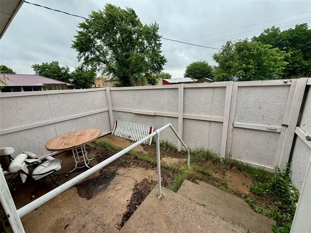 Photo 15 — 308 S Magnolia Avenue, Erick, OK 73645