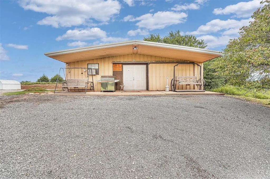 Photo 32 — 22117 E 1250 Road, Rocky, OK 73661