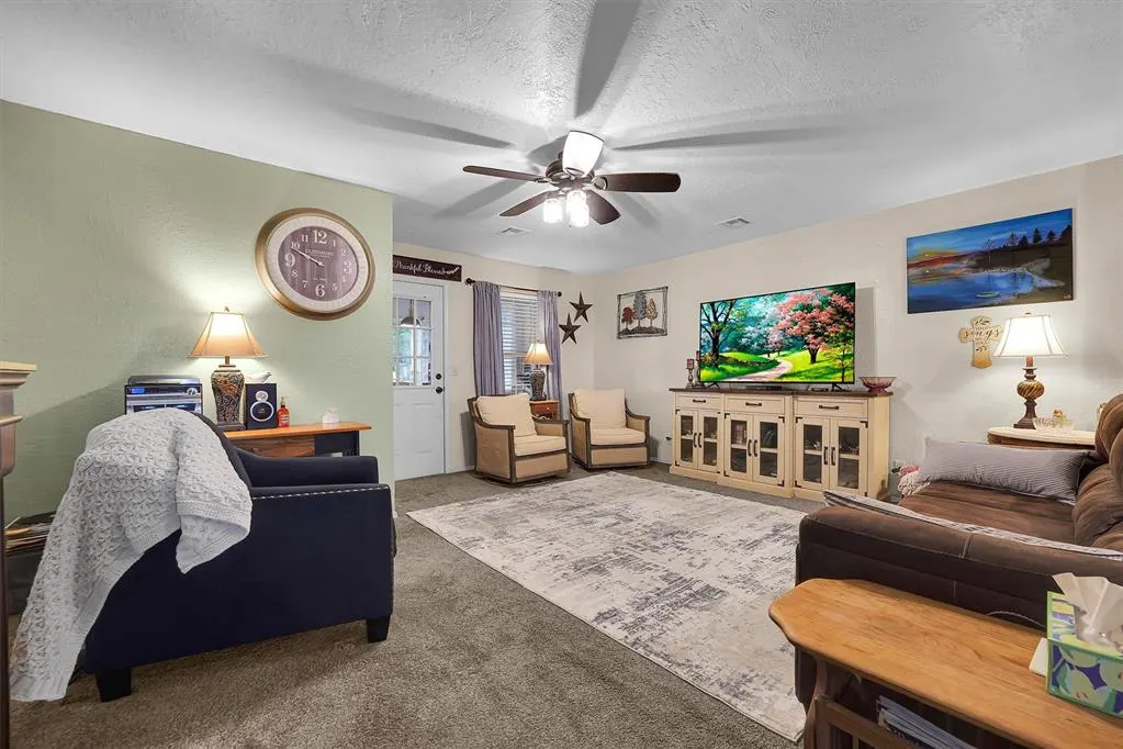 Photo 4 — 506 Russell Avenue, Cordell, OK 73632