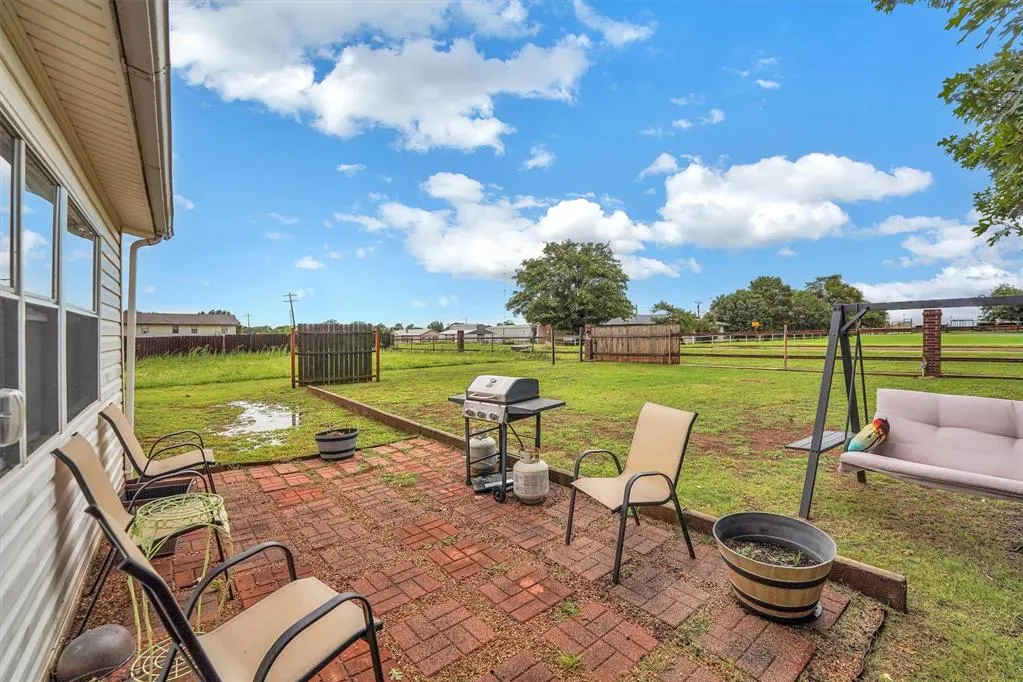 Photo 29 — 506 Russell Avenue, Cordell, OK 73632