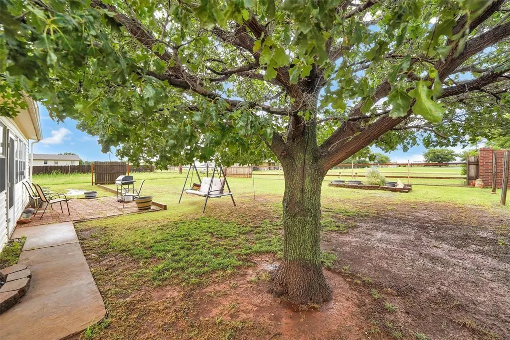 Photo 31 — 506 Russell Avenue, Cordell, OK 73632