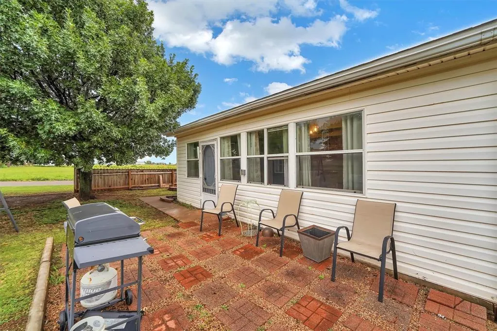 Photo 33 — 506 Russell Avenue, Cordell, OK 73632