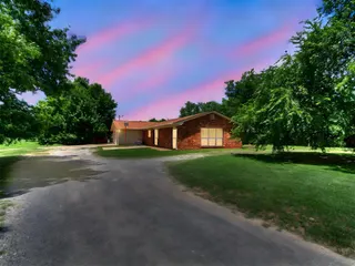 Sold home at 1066 County Road 1383