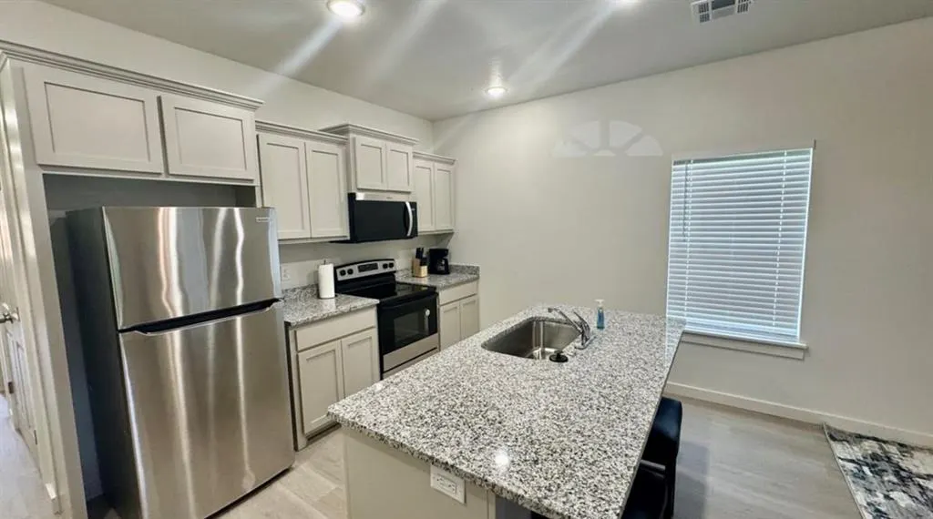 Photo 2 — 1326 SW New York Avenue, Lawton, OK 73501