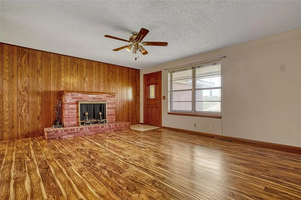 Photo 5 — 2724 S Chapman Road, Clinton, OK 73601