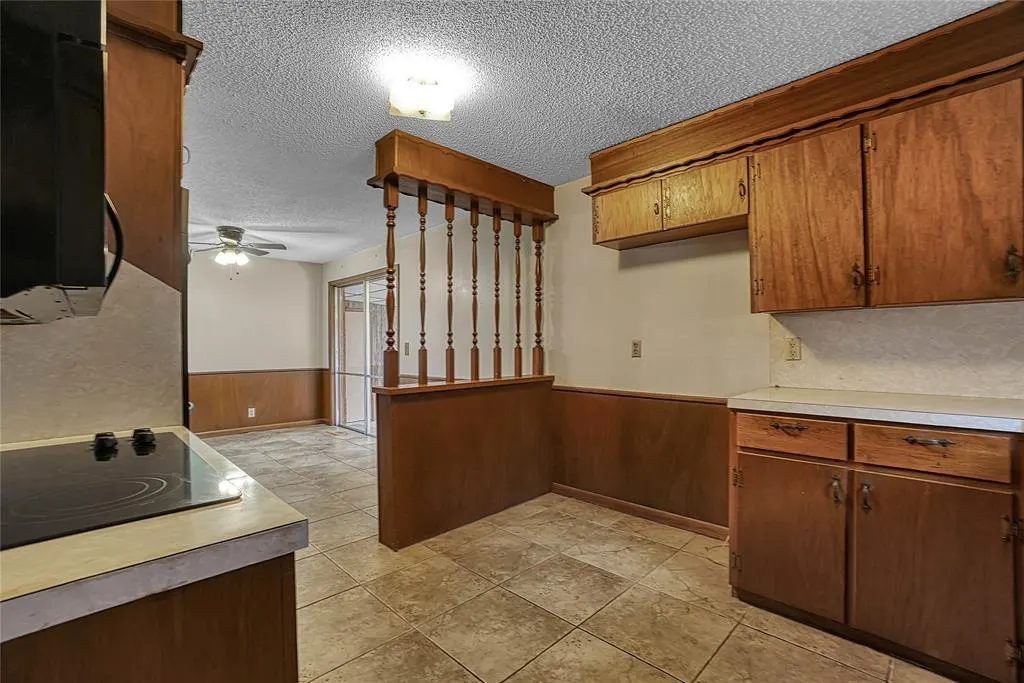 Photo 13 — 2724 S Chapman Road, Clinton, OK 73601