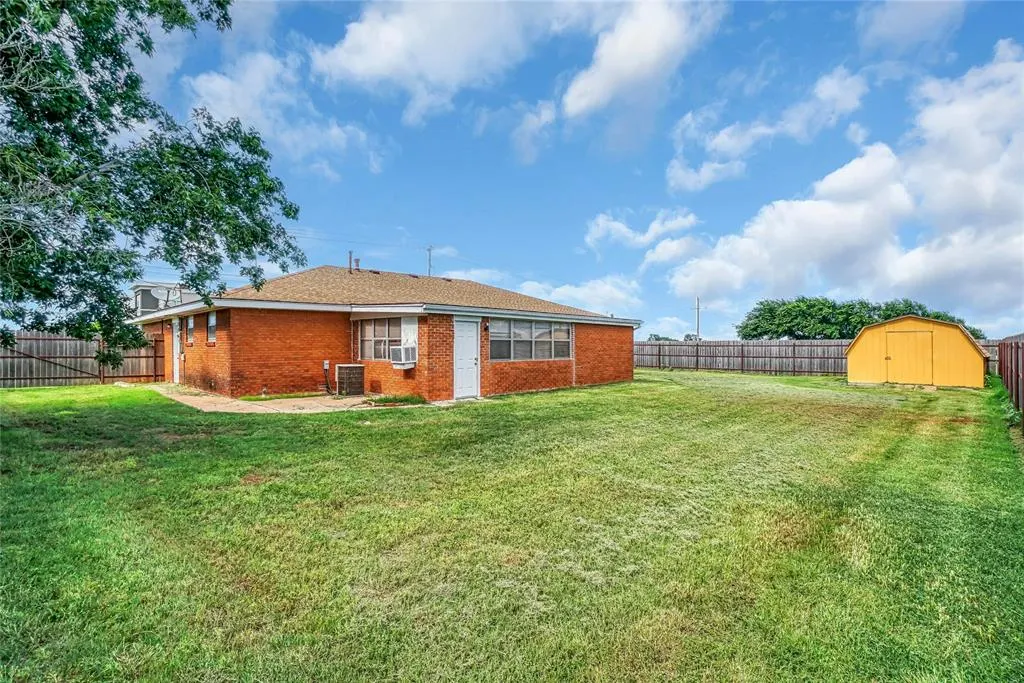 Photo 29 — 2724 S Chapman Road, Clinton, OK 73601