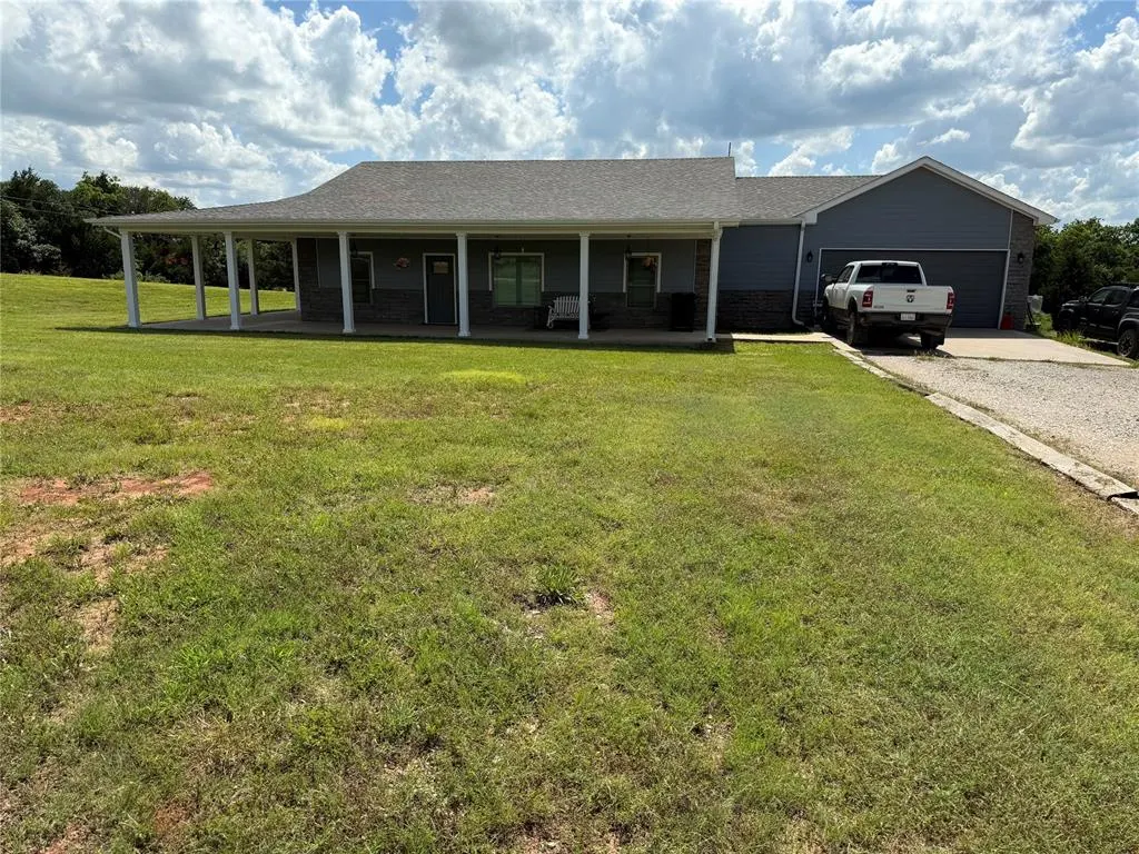 Front exterior — 105967 S Rolling Hills Drive, Meeker, OK 74855