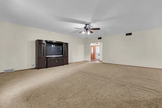 Photo 5 — 315 W 6th Street, Cordell, OK 73632