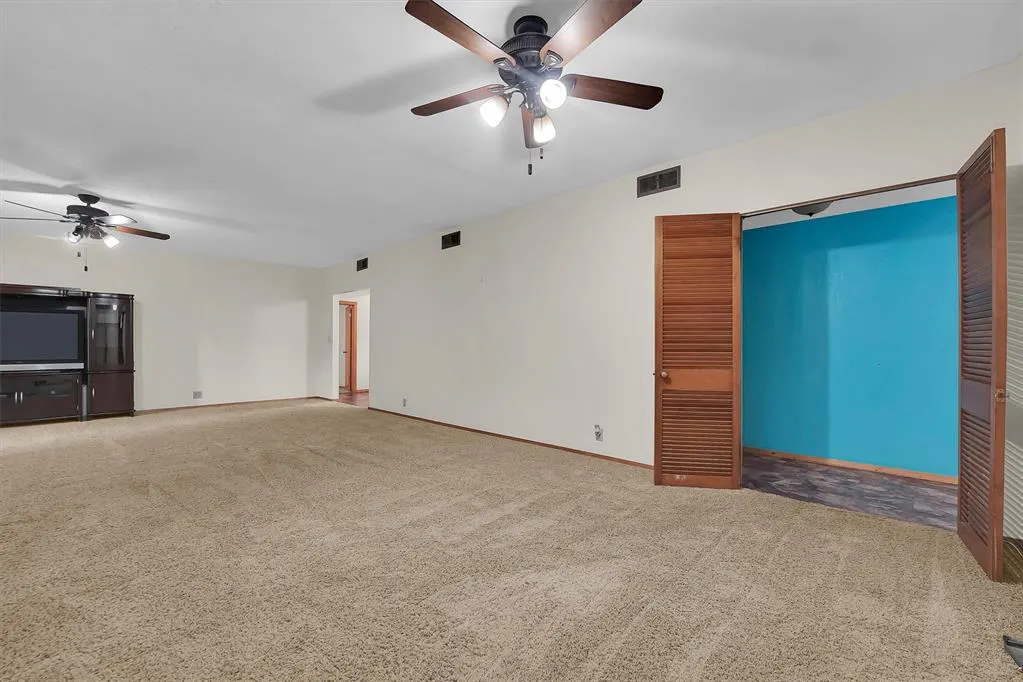 Photo 7 — 315 W 6th Street, Cordell, OK 73632