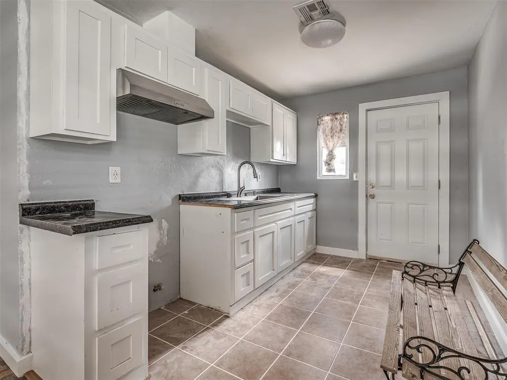 Photo 8 — 3220 SW 48th Street, Oklahoma City, OK 73119