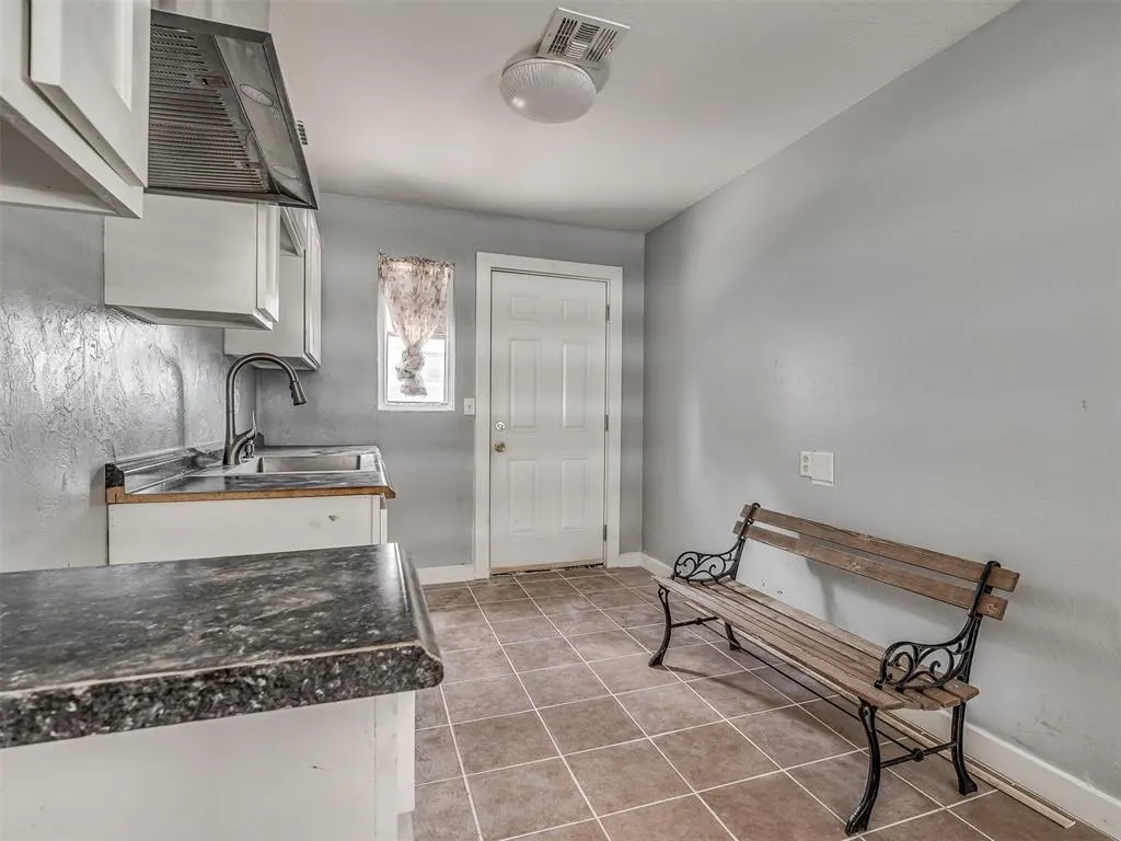 Photo 9 — 3220 SW 48th Street, Oklahoma City, OK 73119