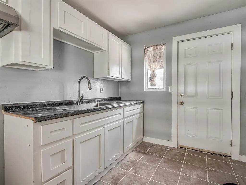 Photo 10 — 3220 SW 48th Street, Oklahoma City, OK 73119