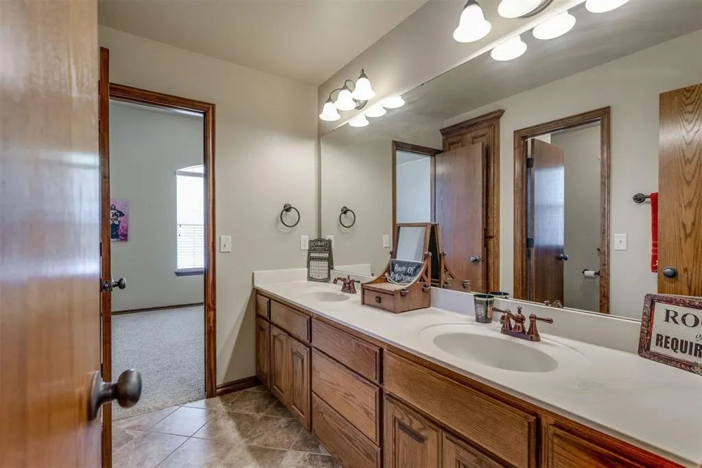 Photo 39 — 3000 Hampshire Lane, Oklahoma City, OK 73179