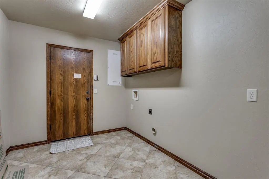 Photo 42 — 3000 Hampshire Lane, Oklahoma City, OK 73179