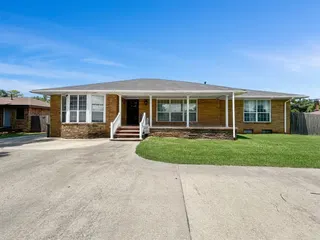 Sold home at 521 E Broadway Street