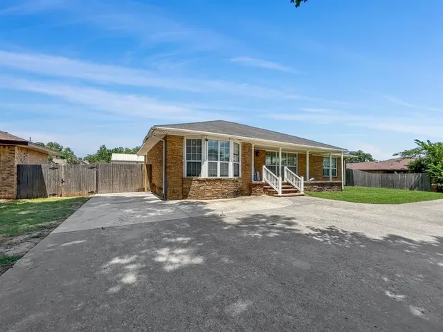 Photo 3 — 521 E Broadway Street, Lexington, OK 73051