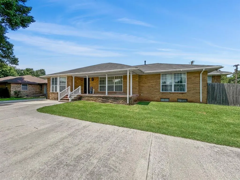 Photo 4 — 521 E Broadway Street, Lexington, OK 73051