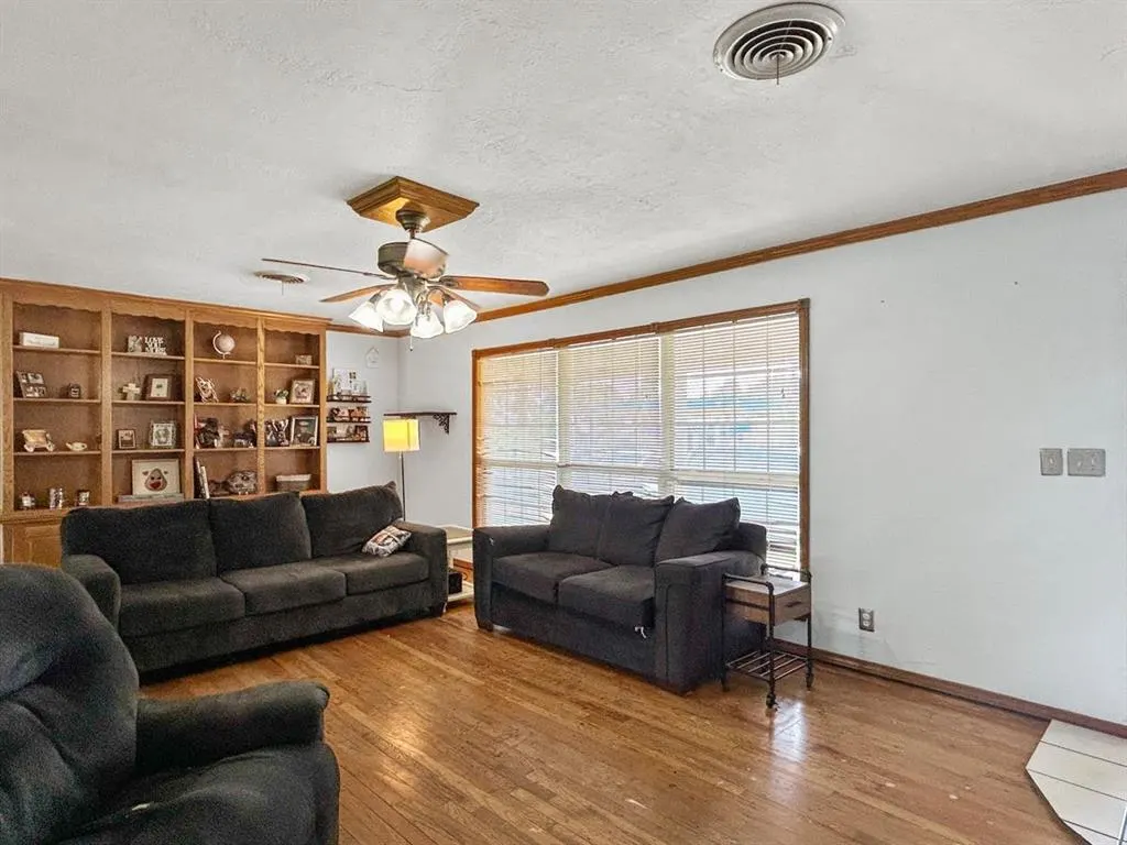 Photo 6 — 521 E Broadway Street, Lexington, OK 73051