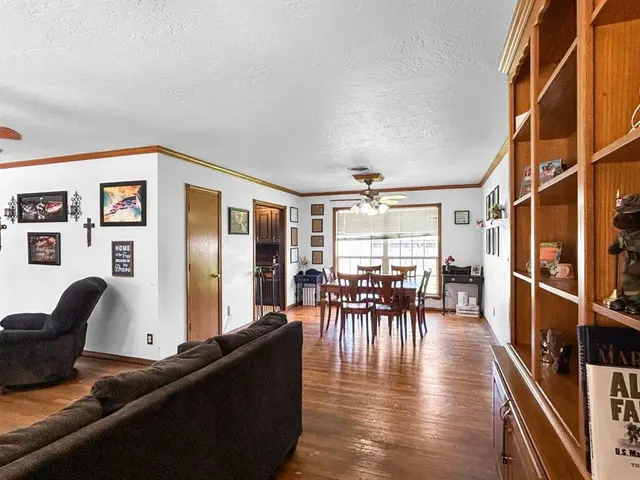 Photo 8 — 521 E Broadway Street, Lexington, OK 73051