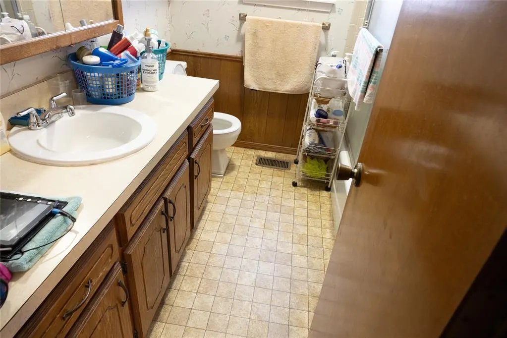 Photo 9 — 5712 NW 42nd Terrace, Warr Acres, OK 73122