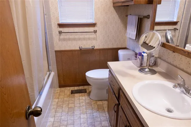 Photo 8 — 5712 NW 42nd Terrace, Warr Acres, OK 73122