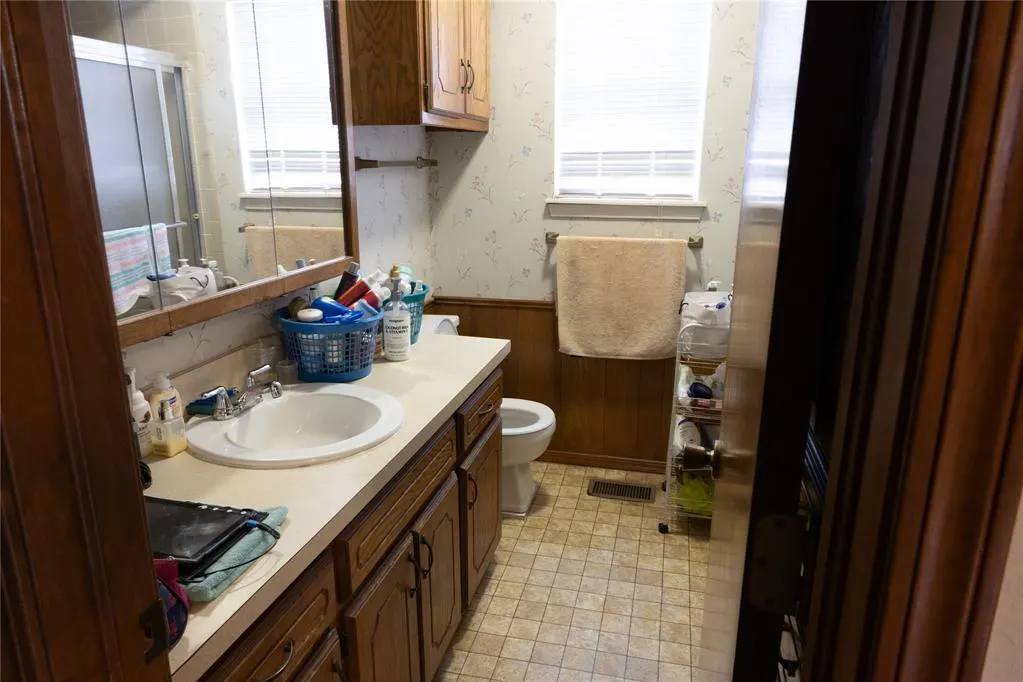 Photo 11 — 5712 NW 42nd Terrace, Warr Acres, OK 73122
