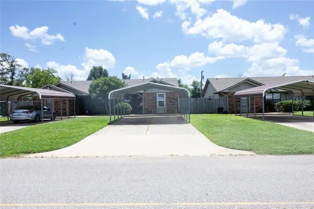 Photo 3 — 5712 NW 42nd Terrace, Warr Acres, OK 73122