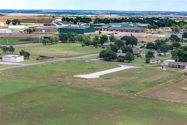 Photo 5 — 700 N 12th Street Lot1, Thomas, OK 73669