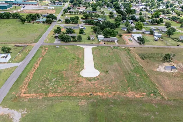 Photo 6 — 700 N 12th Street Lot3, Thomas, OK 73669