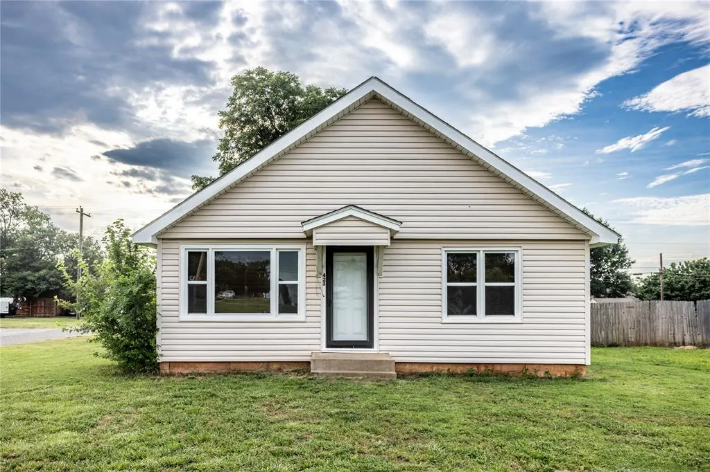 Front exterior — 423 N Missouri Street, Thomas, OK 73669