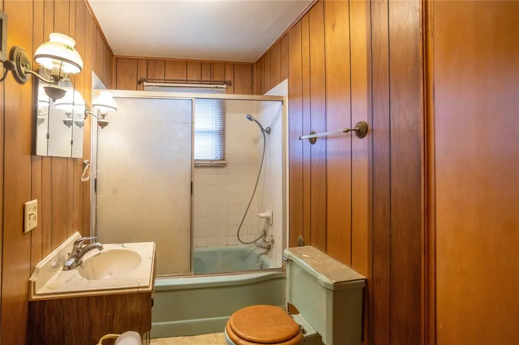 Photo 13 — 423 N Missouri Street, Thomas, OK 73669