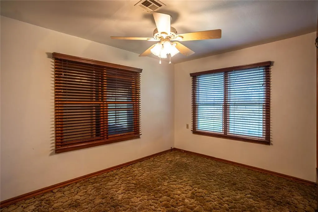 Photo 15 — 423 N Missouri Street, Thomas, OK 73669