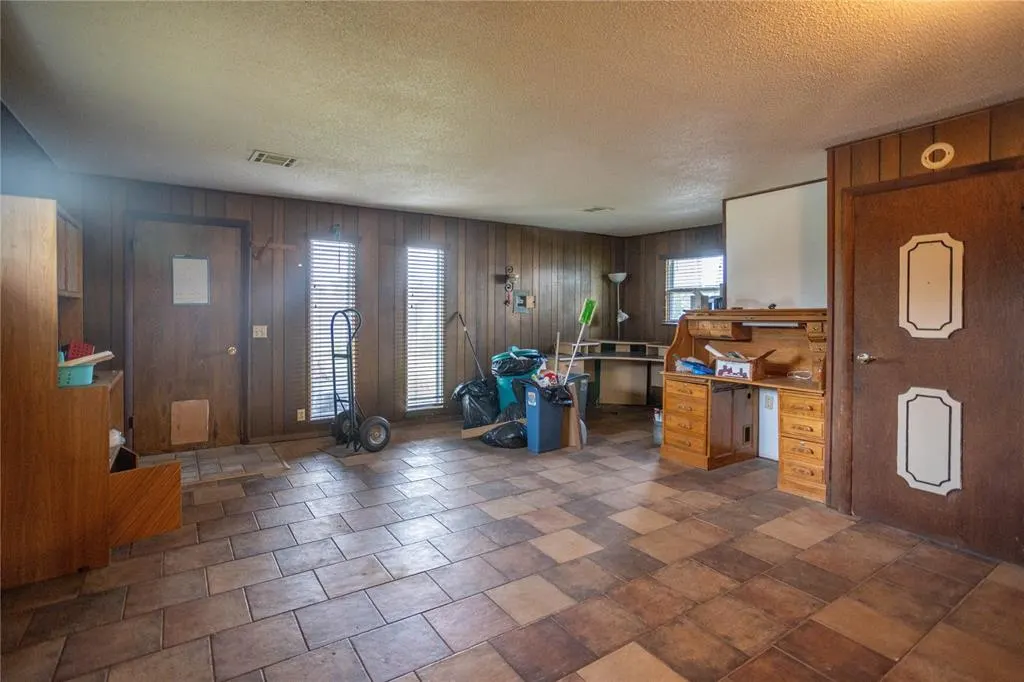 Photo 20 — 423 N Missouri Street, Thomas, OK 73669