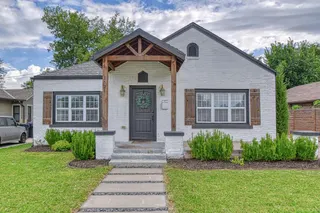 Sold home at 1621 NW 18th Street