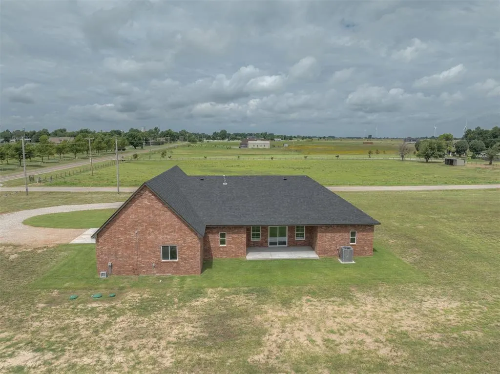 Photo 6 — 7990 N Sanderson Terrace, Crescent, OK 73028