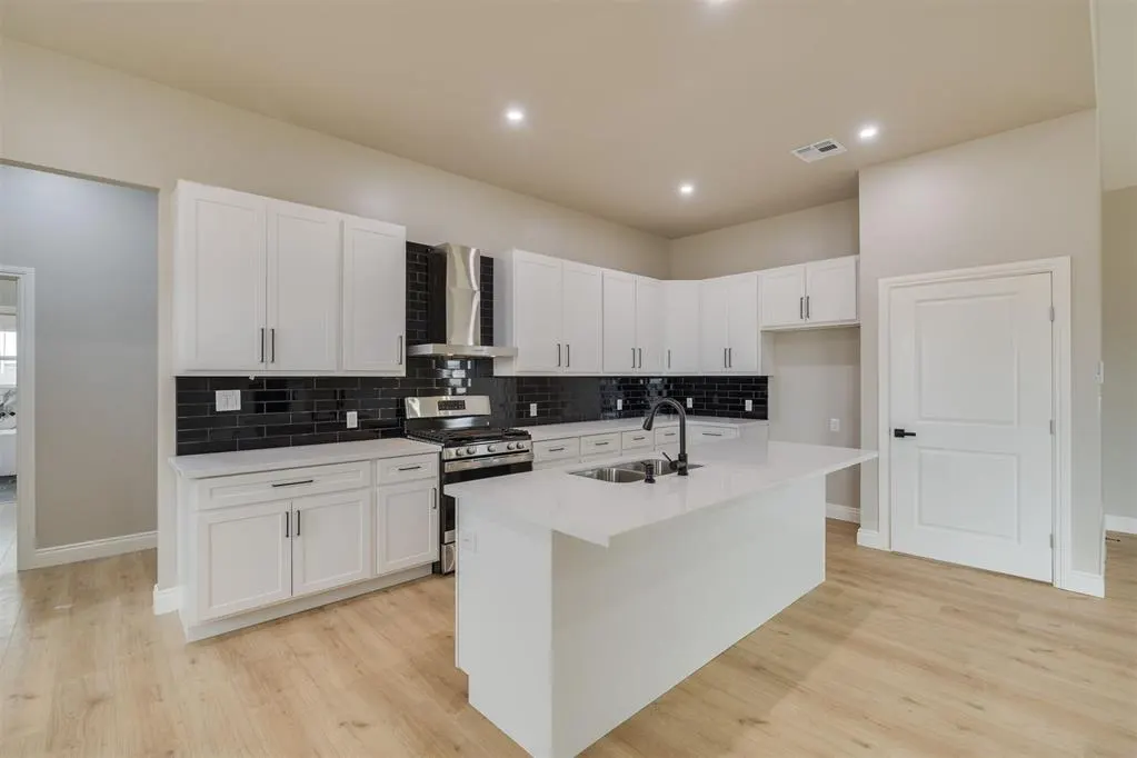 Photo 12 — 7990 N Sanderson Terrace, Crescent, OK 73028