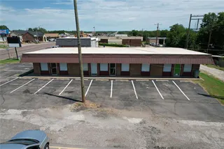 Sold home at 524 N Milt Phillips Avenue