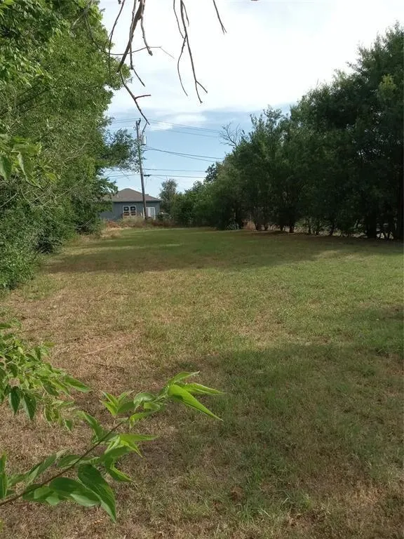 Photo 2 — 1532 NE 27th Street, Oklahoma City, OK 73111