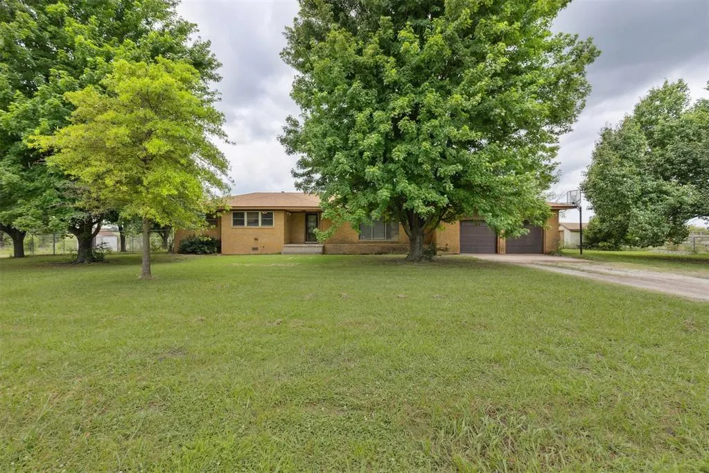Front exterior — 104951 S 3440 Road, Meeker, OK 74855