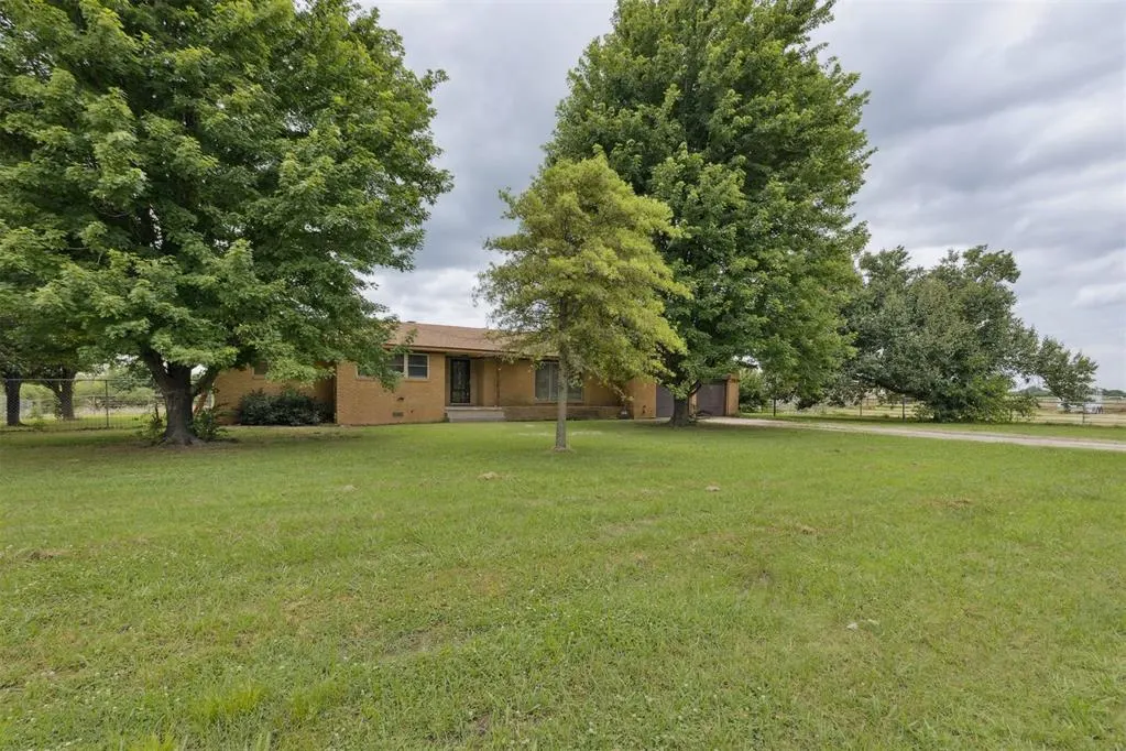 Photo 2 — 104951 S 3440 Road, Meeker, OK 74855